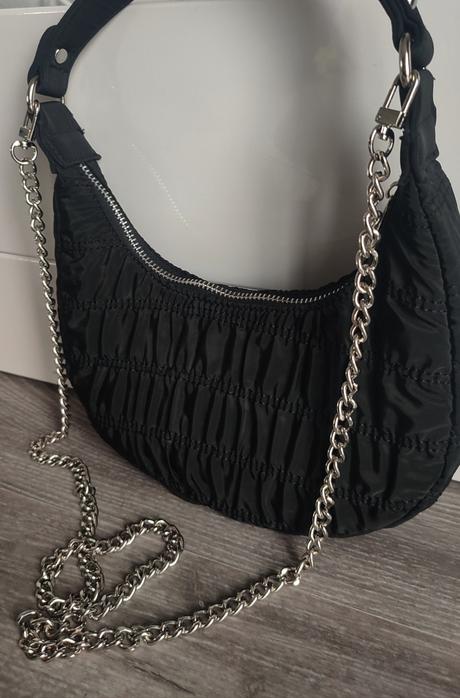 Kabelka, stradivarius