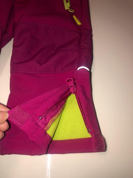 Softschellove nohavice, 74