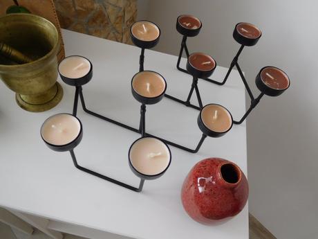 Chalupárske dekorácie, keramika, mramor, meď,,