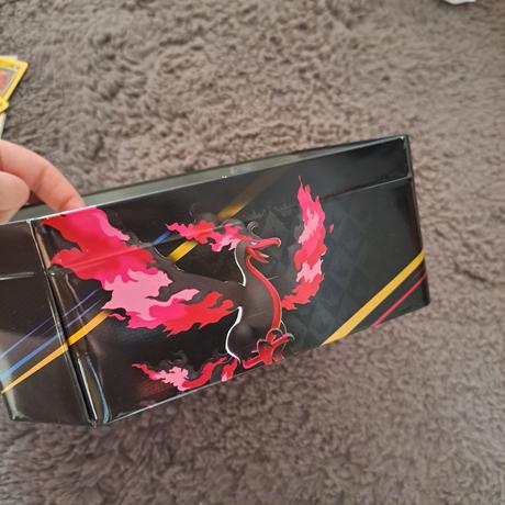 Krabička na pokémon karty, 