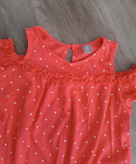 Koralové šaty, 134