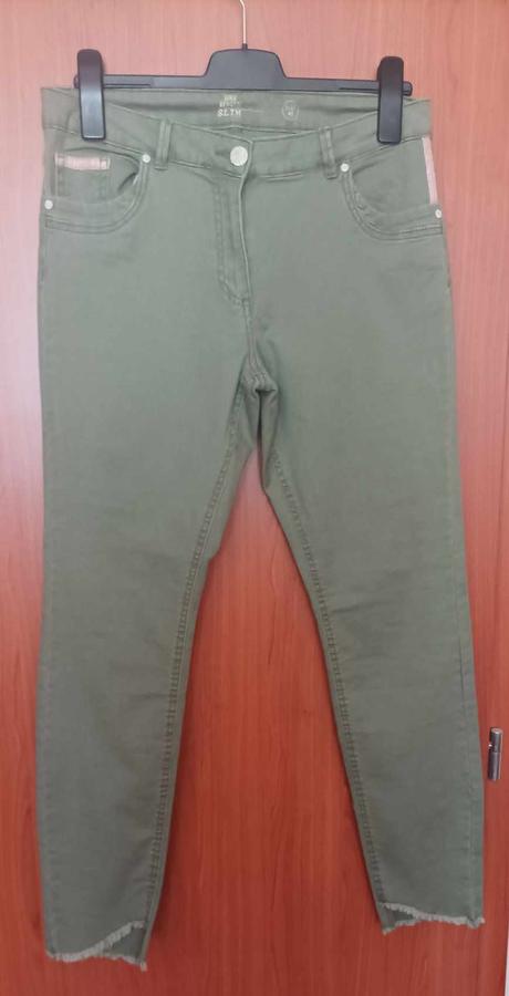 Bledo-zelené rifle, gina,42