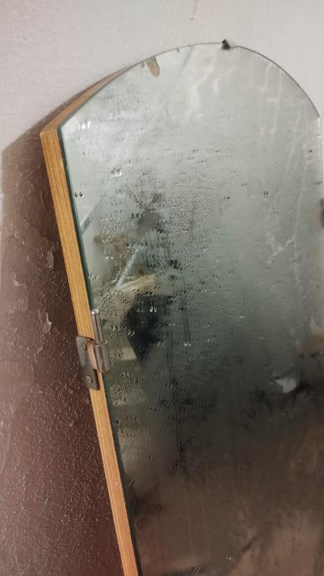 Predám zachovalé zrkadlo., 