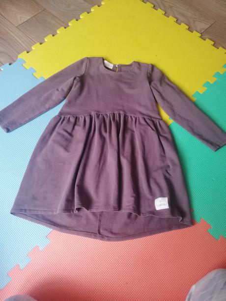 Šaty na predaj, 122