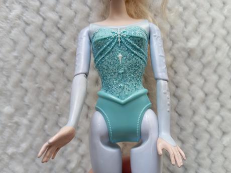 Barbie mattel elsa na korčuliach, 