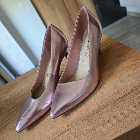 Ruzove lodicky, tamaris,40