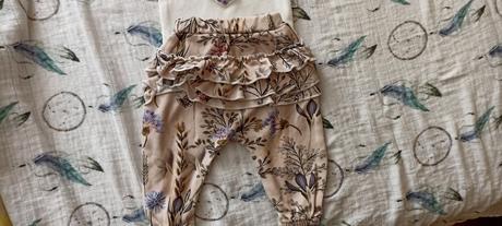 Set body a legín s volánikmi, 80