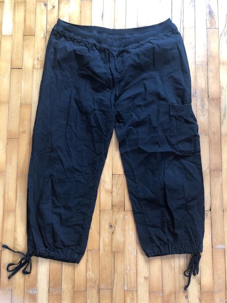 Cierne bavlnene tristvrtove nohavice 44, 44