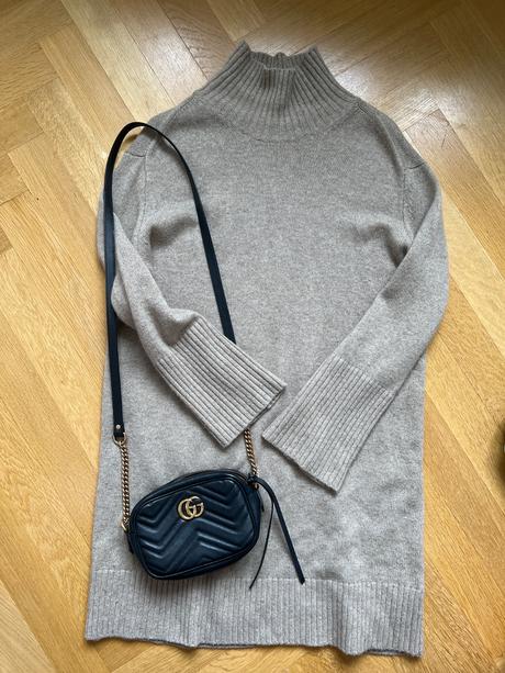 Jemnučký oversize sveter massimo dutti, s