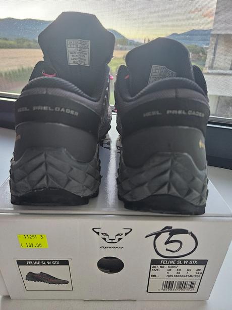 Turistické tenisky, 38