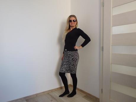 Šaty čierno biele  36/38v,, 36