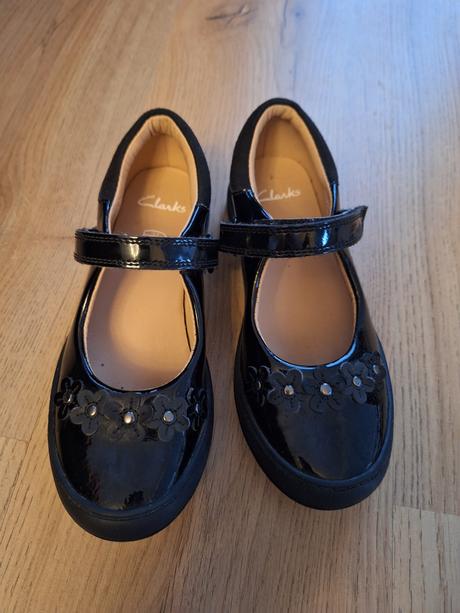Školské sandale, clarks,32