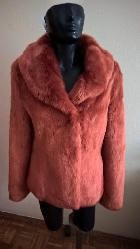 Plyšový kabát, 42