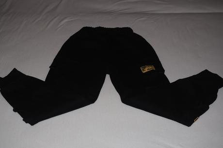 Kapsáčové čierne nohavice, 134