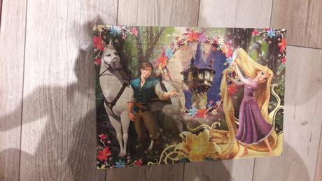 Puzzle na vlásku..., 