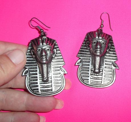 Egyptske nausnicky vacsie,