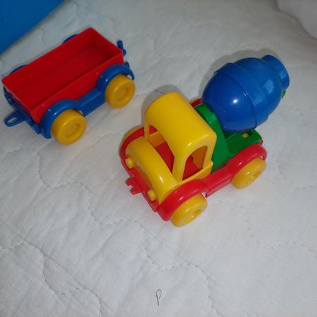 Autá pre najmenších 4 ks + prives, 