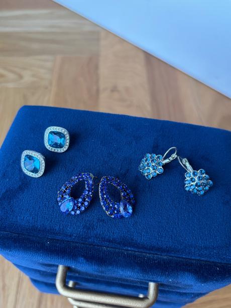 Náušnice modré bižu,