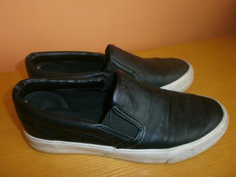 Čierne topánky, 37