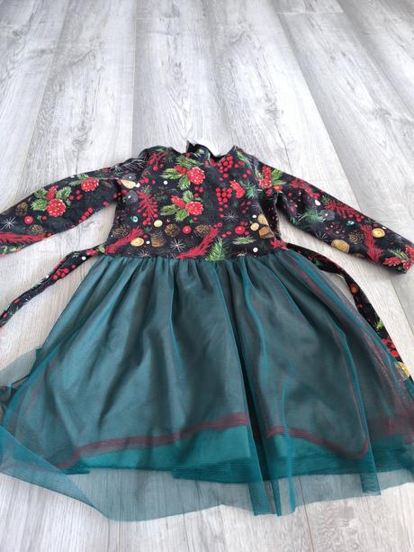 Šaty vianočné, 92