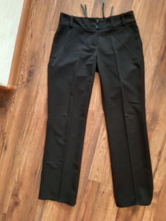 Čierne kvalitné nohavice, 40