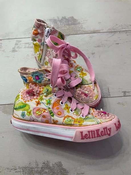 Vysoke platenky, lelli kelly,28