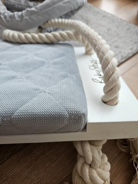 Drevená hojdačka svetlosivá nová, 