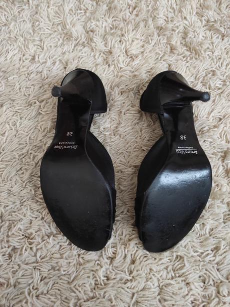 Čierne lodičky s menšou mašličkou, 38