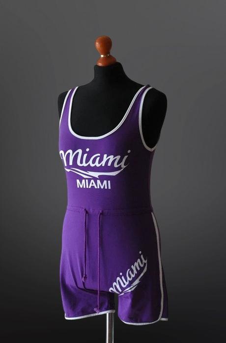 Športový fialový overal s nápisom miami shein, s