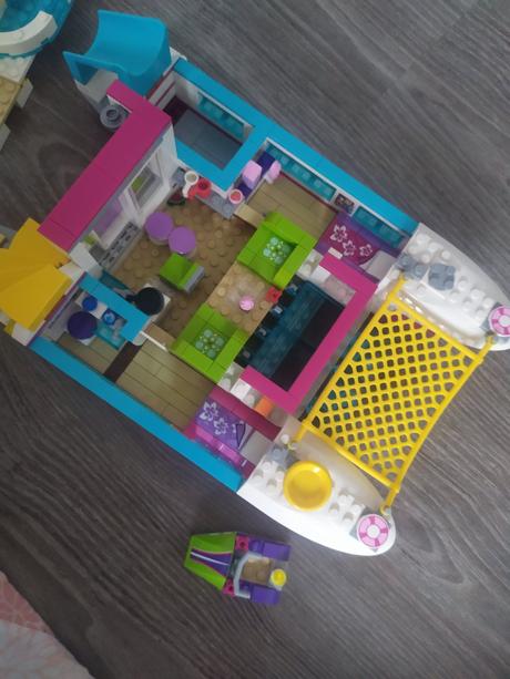 Lego friends katamaran,