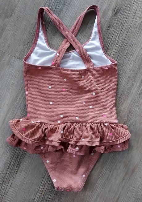 Plavky s volánikmi, 110