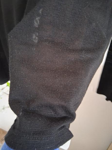 Svetrík s krajkovým chrbátom, 42