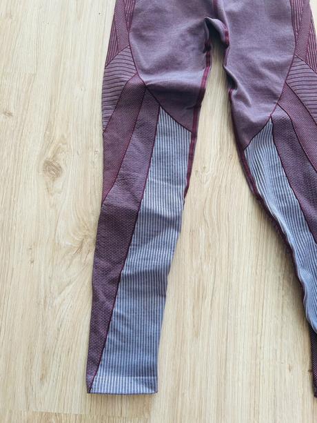 Krásne formujúce legíny značky oysho, pc 40 eur, s