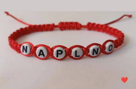 Ručné pletené náramky, 