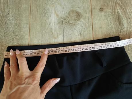 Krásne elegantnešie nohavice, s