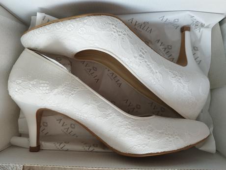 Svadobné lodičky, 40