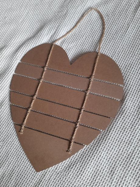 Dekoracia na stenu drevo, 