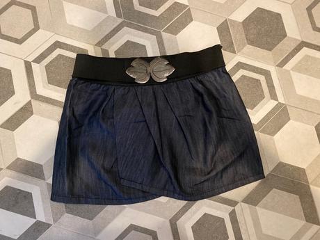 Zaujimava riflova sukna s opaskom, stradivarius,m