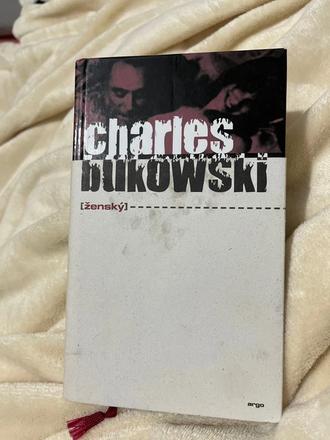 Ženský - charles bukowski, 