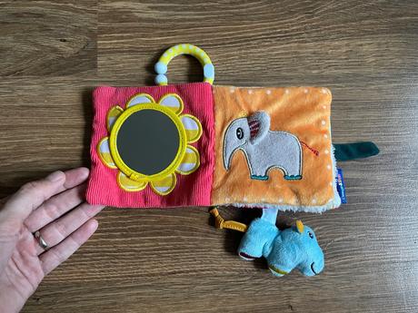 Látková šuštiaca knižka,