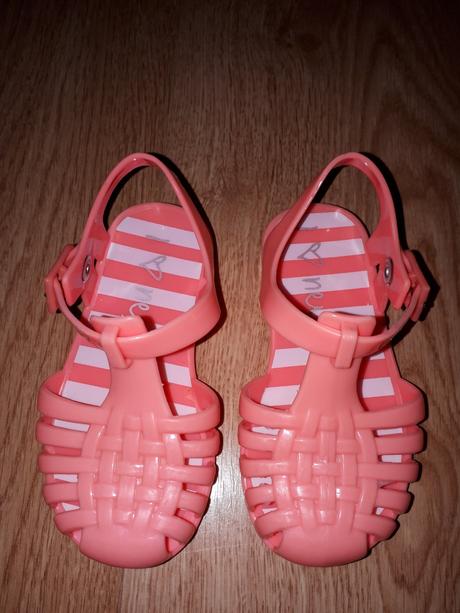 Next sandálky, next,20