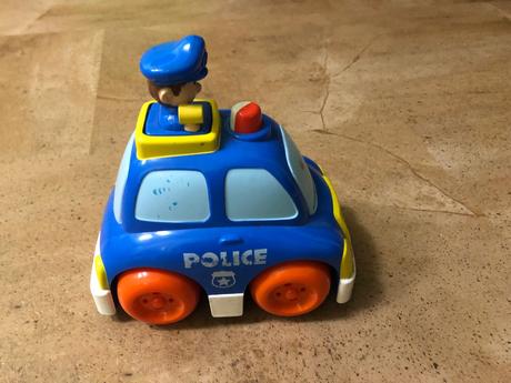 Policajne auto na zotrvacnik, 