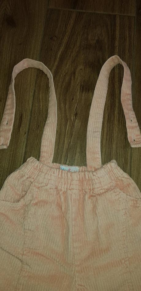 Marhuľové nohavice, 80