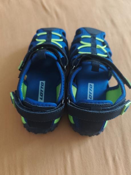 Nenosené letné tenisky - sandále, lotto,32