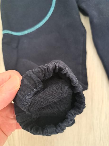 Tmavomodré tepláky, 92