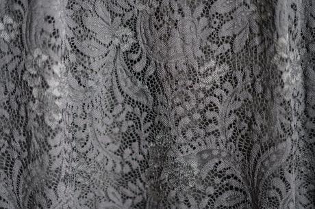 Spoločenské šaty, 44