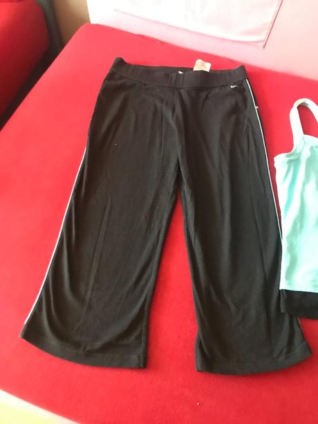 Suprava nike,2 x teplaky a 1 x tielko,typ training, nike,s