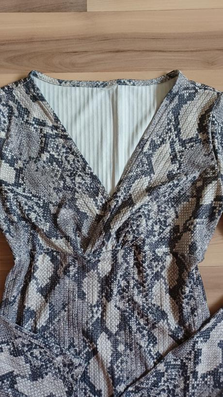 Body s hadím vzorom, xs