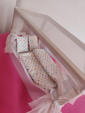 Posteľ pre bábiky barbie alebo iné, 