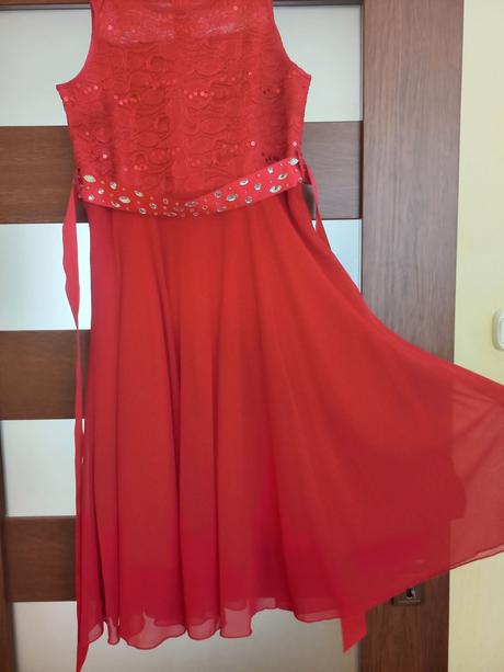 Dievčenské šaty, 146